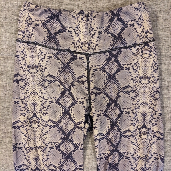 NM Sport Nicole Miller Designer Line High Rise Legging in Python Snake Print - Picture 2 of 5